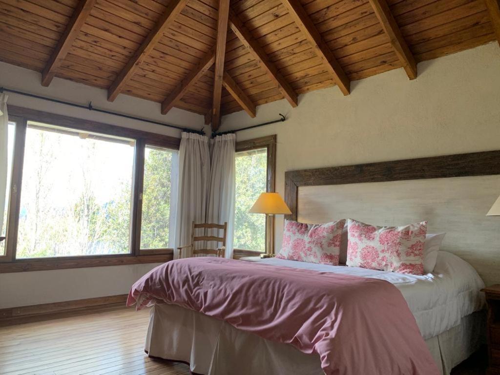 Arelauquen Bungalows&Suites San Carlos de Bariloche Exterior foto